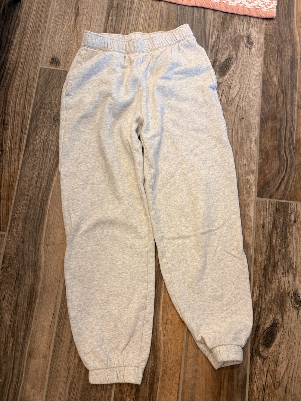Hollister Light Gray Sweatpants - Soft Heathered Gray